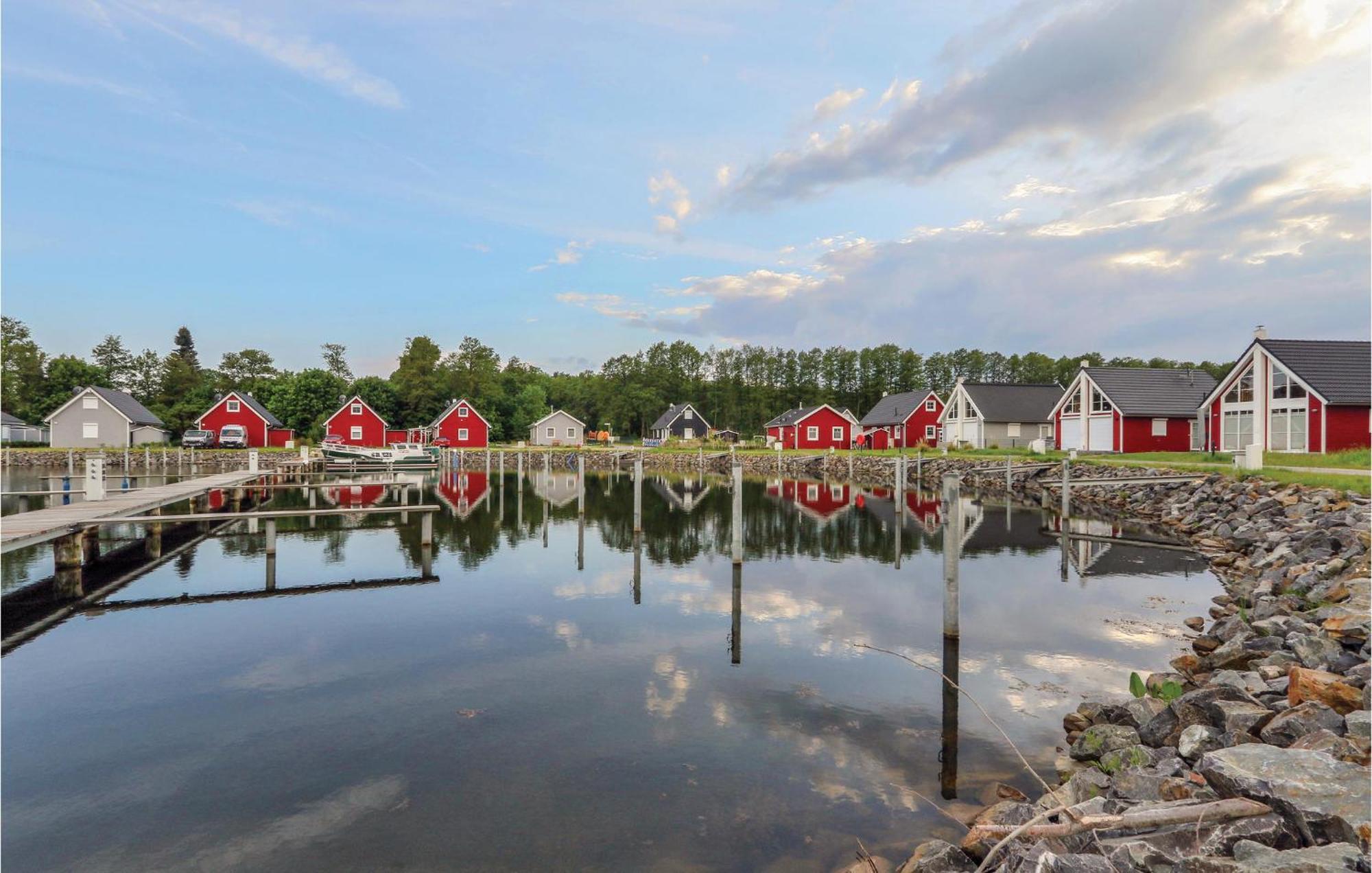 Gorgeous Home In Zerpenschleuse With Sauna Bagian luar foto